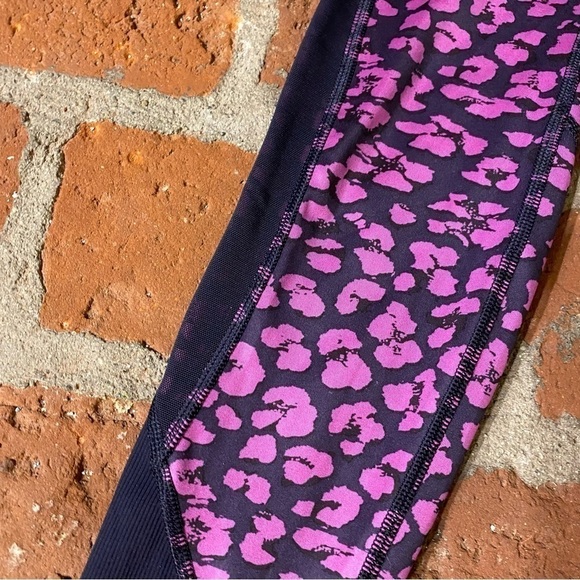 Lululemon Drop it Like it's Hot size 2 leggings purple black mesh - Picture 3 of 11